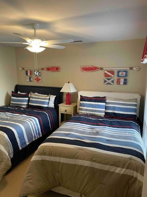 In The Heart Of Harbour Town 2Br 2Ba Pool Access Close To Beach Hilton Head Island Exteriör bild