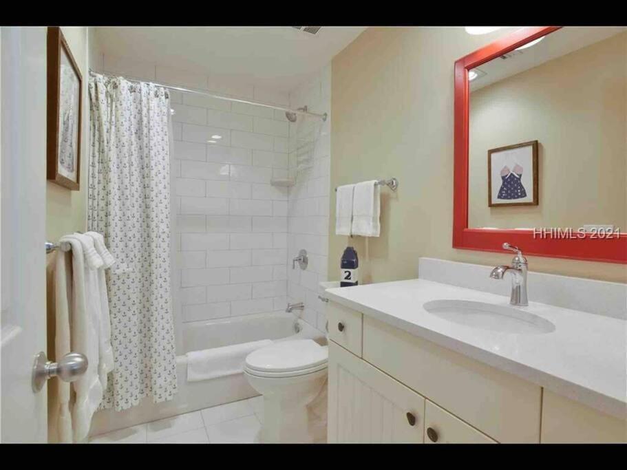 In The Heart Of Harbour Town 2Br 2Ba Pool Access Close To Beach Hilton Head Island Exteriör bild
