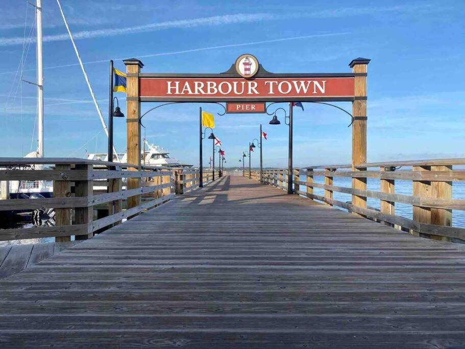 In The Heart Of Harbour Town 2Br 2Ba Pool Access Close To Beach Hilton Head Island Exteriör bild