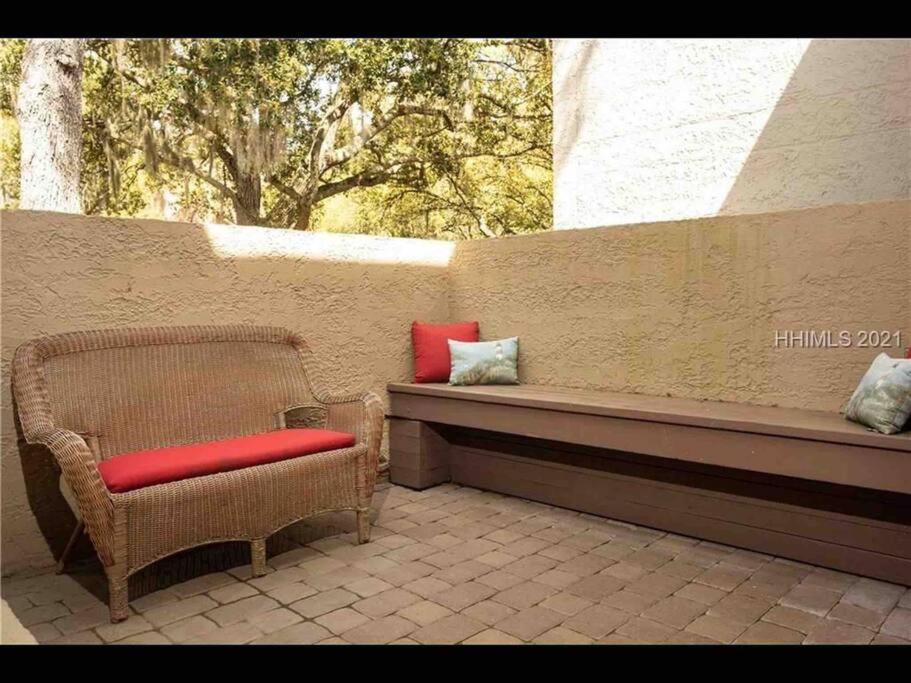 In The Heart Of Harbour Town 2Br 2Ba Pool Access Close To Beach Hilton Head Island Exteriör bild